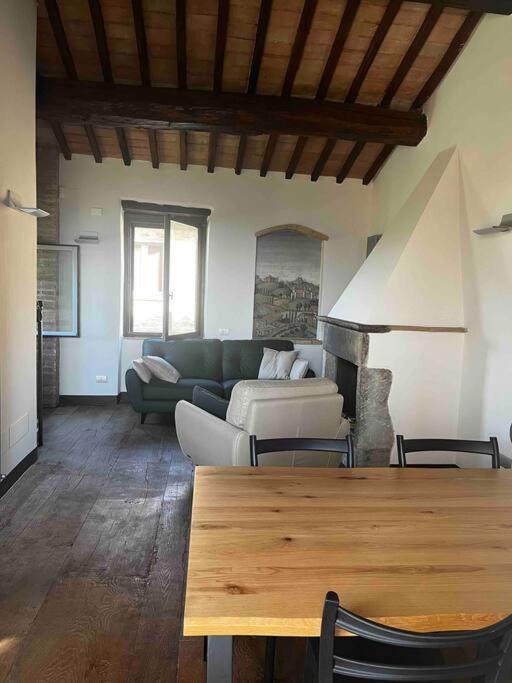 Medieval Tower In Umbria With Swimming Pool Montelagello Esterno foto