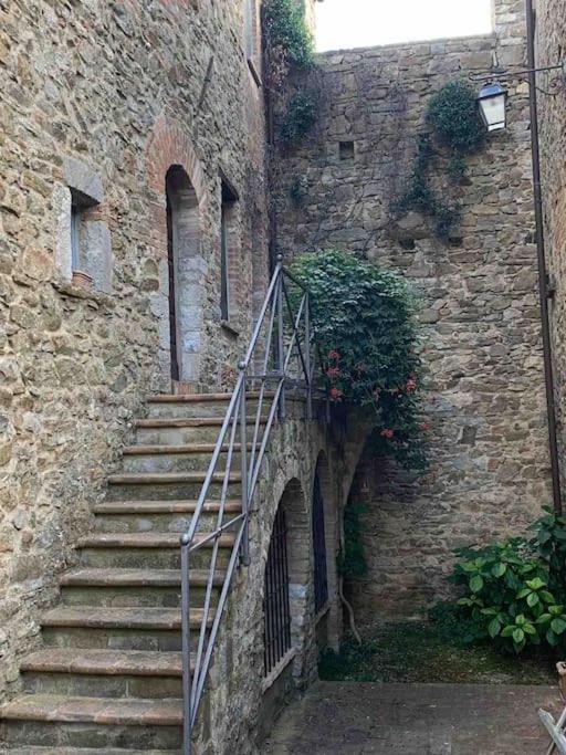 Medieval Tower In Umbria With Swimming Pool Montelagello Esterno foto