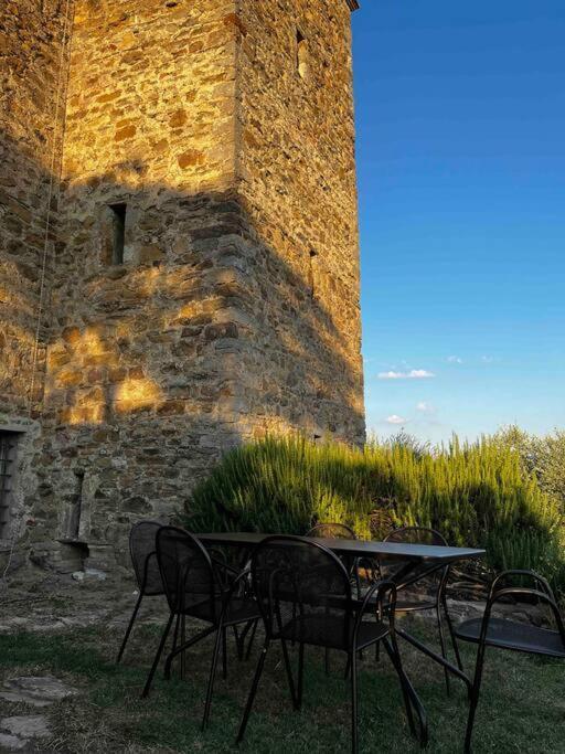 Medieval Tower In Umbria With Swimming Pool Montelagello Esterno foto