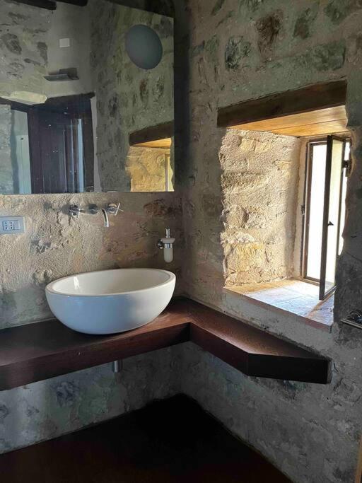 Medieval Tower In Umbria With Swimming Pool Montelagello Esterno foto