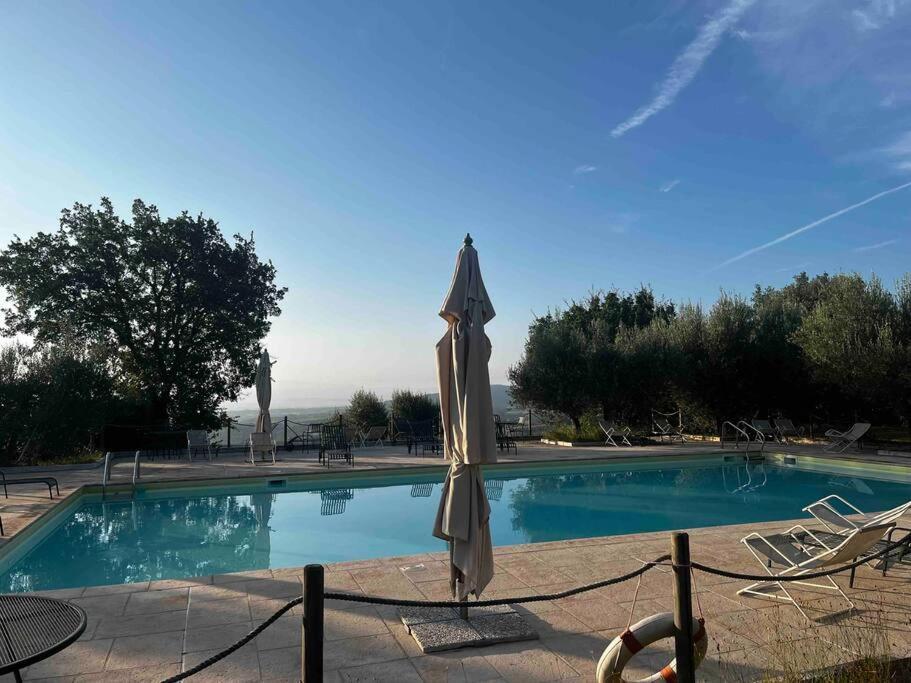 Medieval Tower In Umbria With Swimming Pool Montelagello Esterno foto