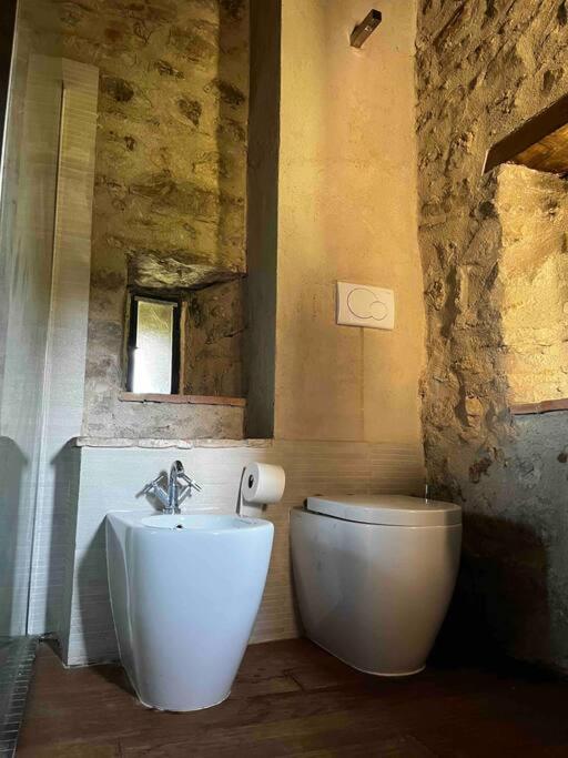 Medieval Tower In Umbria With Swimming Pool Montelagello Esterno foto