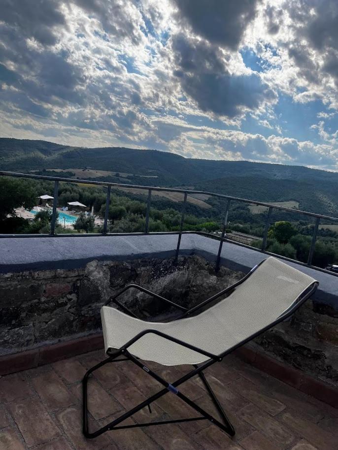 Medieval Tower In Umbria With Swimming Pool Montelagello Esterno foto