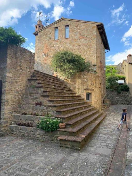 Medieval Tower In Umbria With Swimming Pool Montelagello Esterno foto